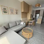 Agile Sky Home Near Pavilion Mall & Trx View Including Swimming Pool
